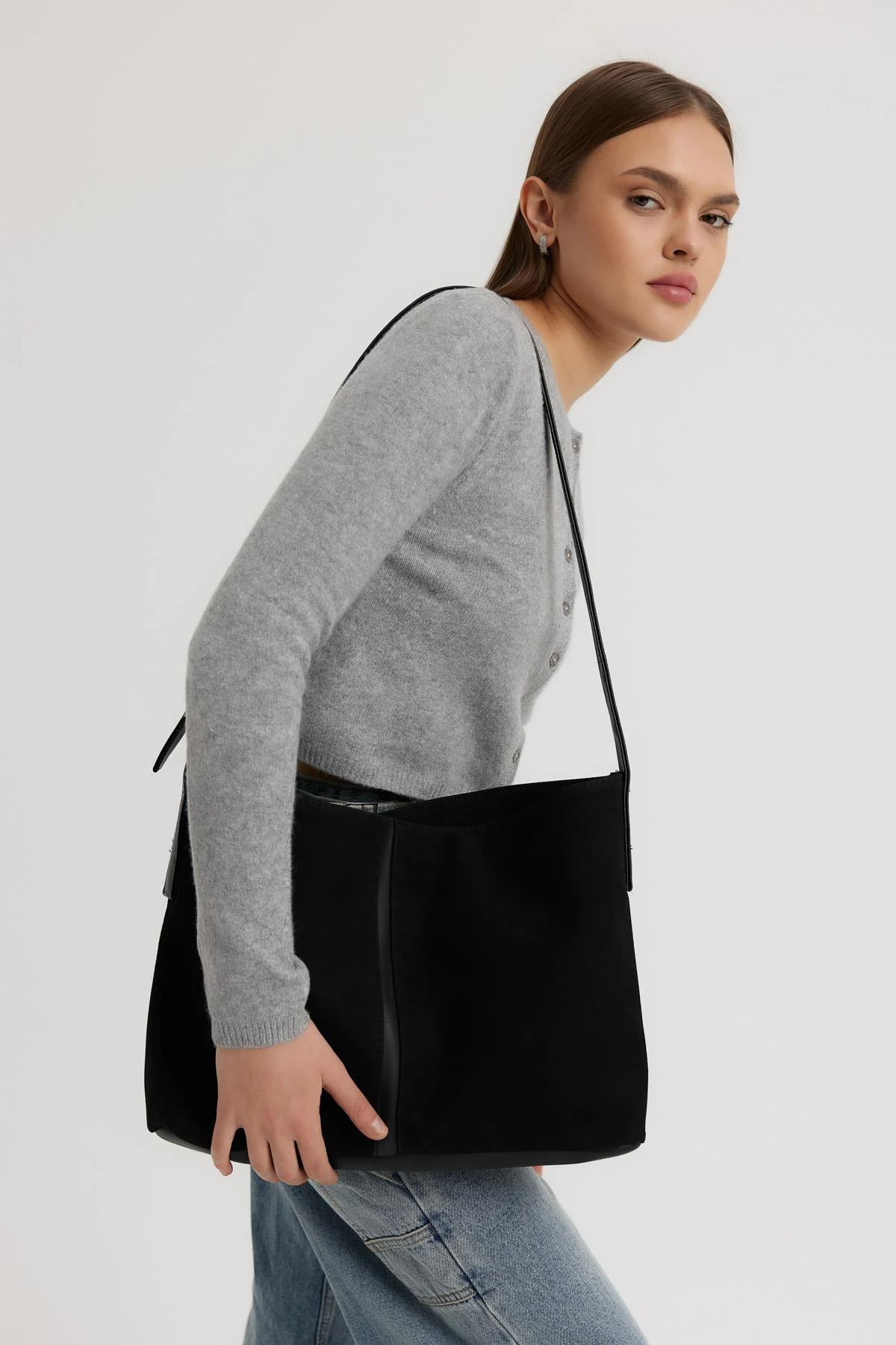 F589783D-5E95-F946-0E8F-D9FF45325F05